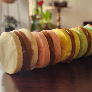 Mini alfajores con corazón cremoso de vino tinto